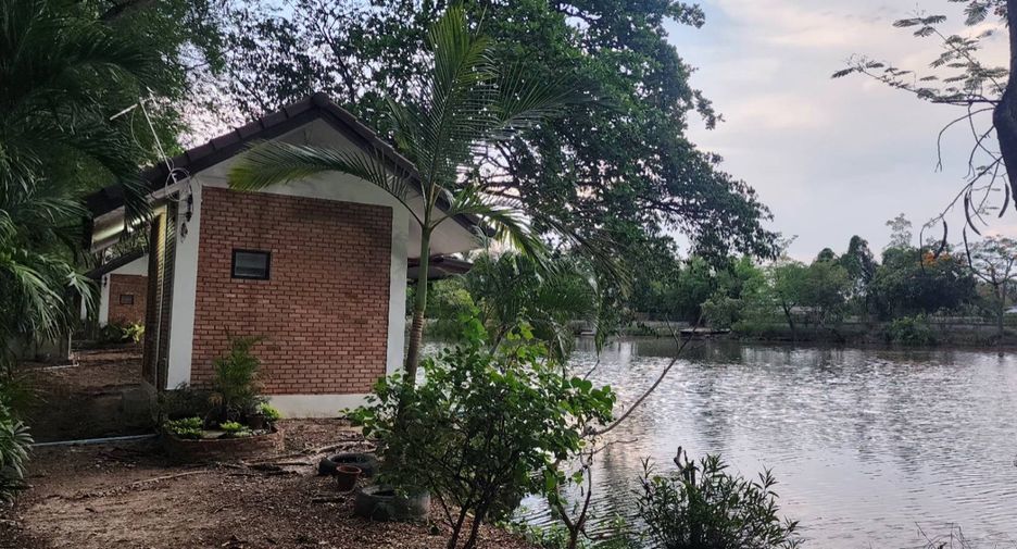 出售 4 卧室 商业空间 在 Saraphi, Chiang Mai