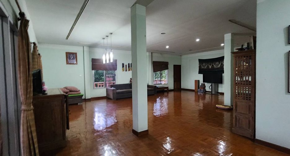 出售 4 卧室 商业空间 在 Saraphi, Chiang Mai