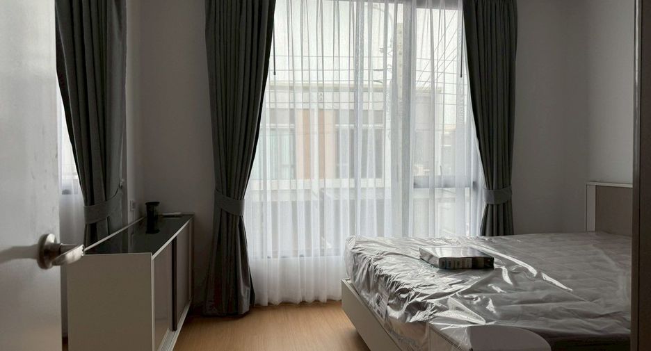 For rent 3 bedrooms townhouse in Bang Phli, Samut Prakan