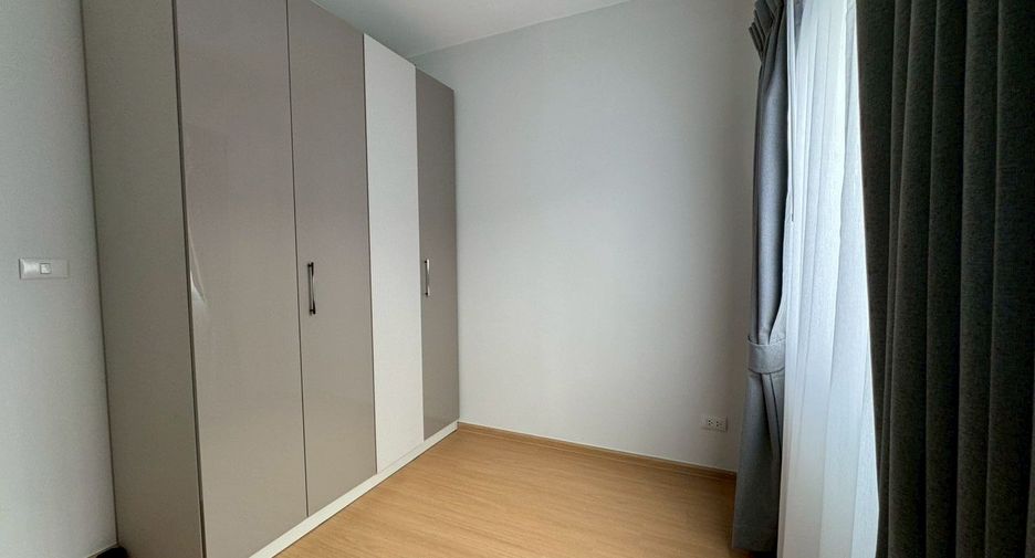 For rent 3 bedrooms townhouse in Bang Phli, Samut Prakan