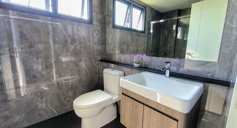 Casa en alquiler de 5 habitaciones en Bang Phli, Samut Prakan