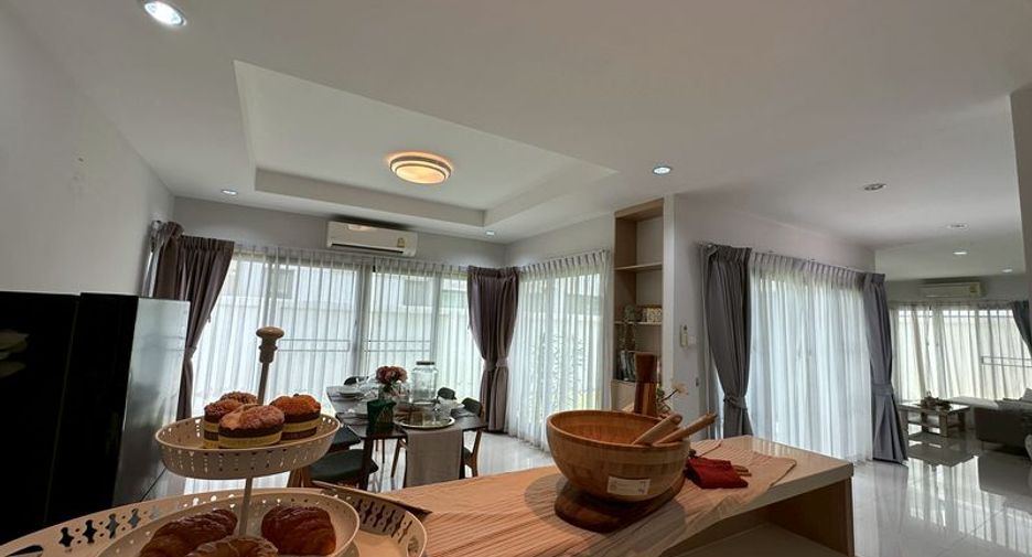 For rent 3 bedrooms house in Si Racha, Chonburi