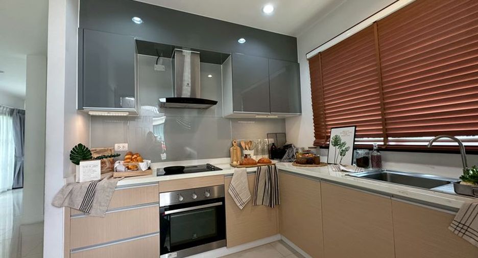 For rent 3 bedrooms house in Si Racha, Chonburi