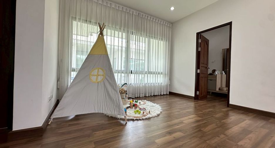 For rent 3 bedrooms house in Si Racha, Chonburi