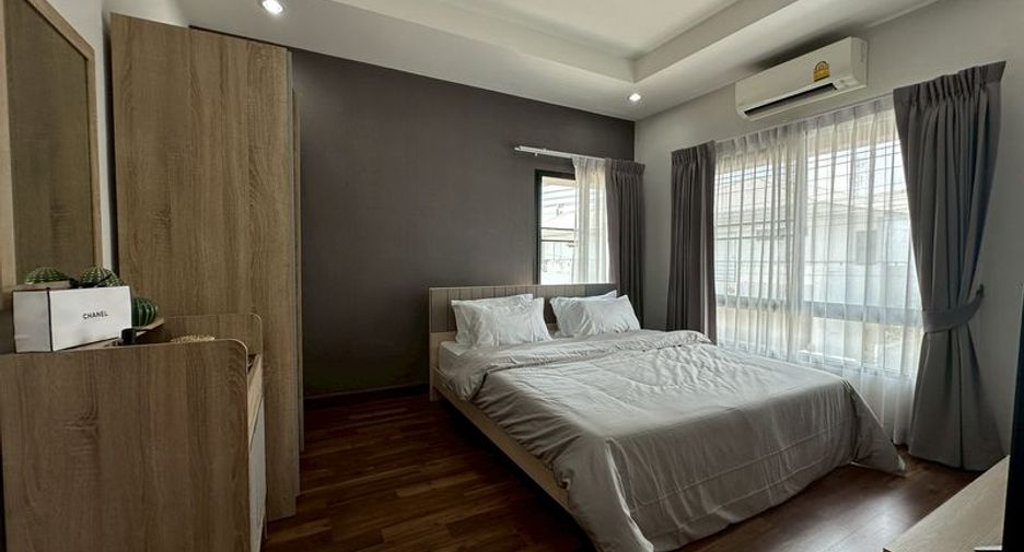 For rent 3 bedrooms house in Si Racha, Chonburi