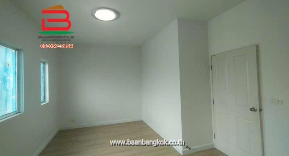 For rent and for sale 3 bedrooms townhouse in Nong Khaem, Bangkok