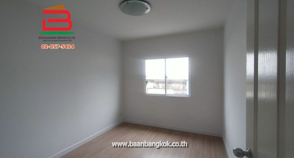 For rent and for sale 3 bedrooms townhouse in Nong Khaem, Bangkok