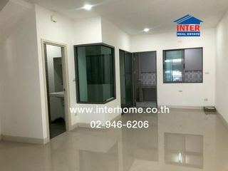 For sale 4 bed townhouse in Lat Krabang, Bangkok