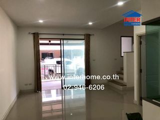 For sale 4 bed townhouse in Lat Krabang, Bangkok