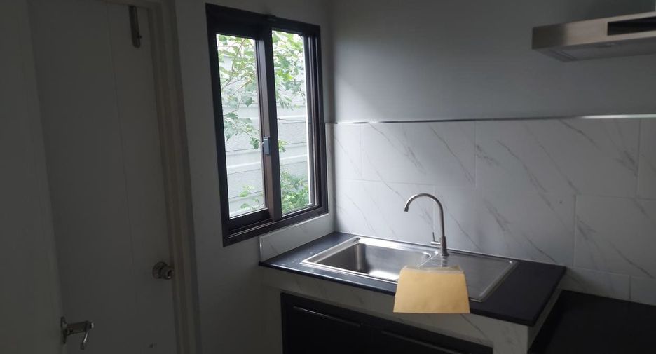 For sale 4 bedrooms house in Khlong Sam Wa, Bangkok