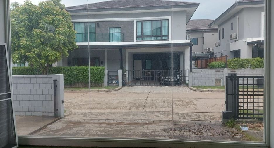 For sale 4 bedrooms house in Khlong Sam Wa, Bangkok