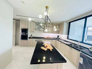 For rent 4 bedrooms condo in Watthana, Bangkok