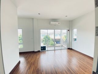 For sale 3 bedrooms house in Khlong Sam Wa, Bangkok