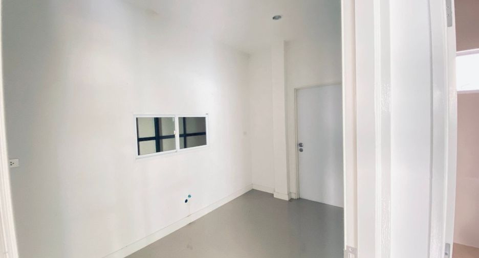 For sale 3 bedrooms house in Khlong Sam Wa, Bangkok