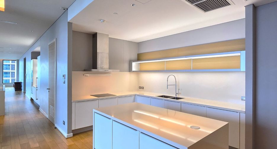 Condo en venta de 3 habitaciones en Pathum Wan, Bangkok