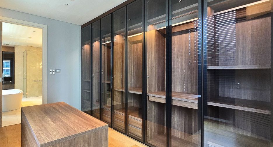 Condo en venta de 3 habitaciones en Pathum Wan, Bangkok