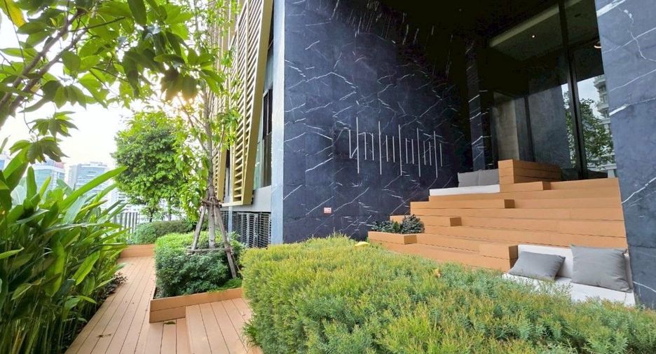 For rent 2 bedrooms condo in Watthana, Bangkok