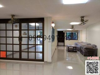 Reihenhaus zur Miete mit 3 Zimmer in Khlong Toei, Bangkok