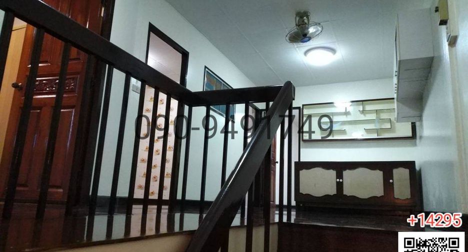 Reihenhaus zur Miete mit 3 Zimmer in Khlong Toei, Bangkok
