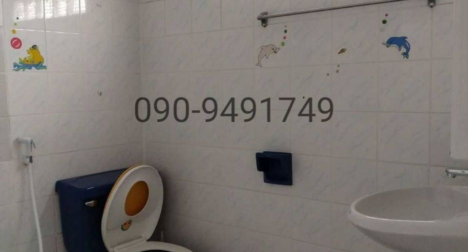 Reihenhaus zur Miete mit 3 Zimmer in Khlong Toei, Bangkok