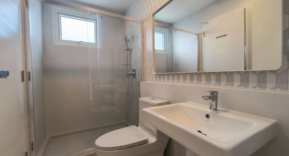 For rent 4 bedrooms house in Bang Phli, Samut Prakan