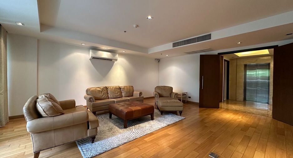 For sale 4 bedrooms condo in Khlong Toei, Bangkok