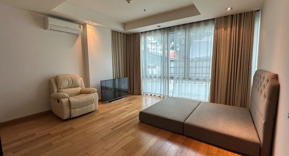 For sale 4 bedrooms condo in Khlong Toei, Bangkok