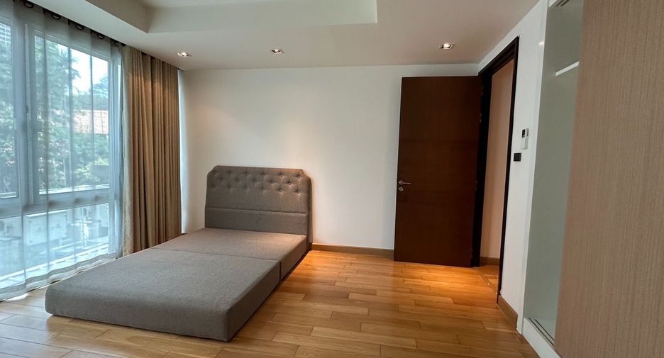 For sale 4 bedrooms condo in Khlong Toei, Bangkok