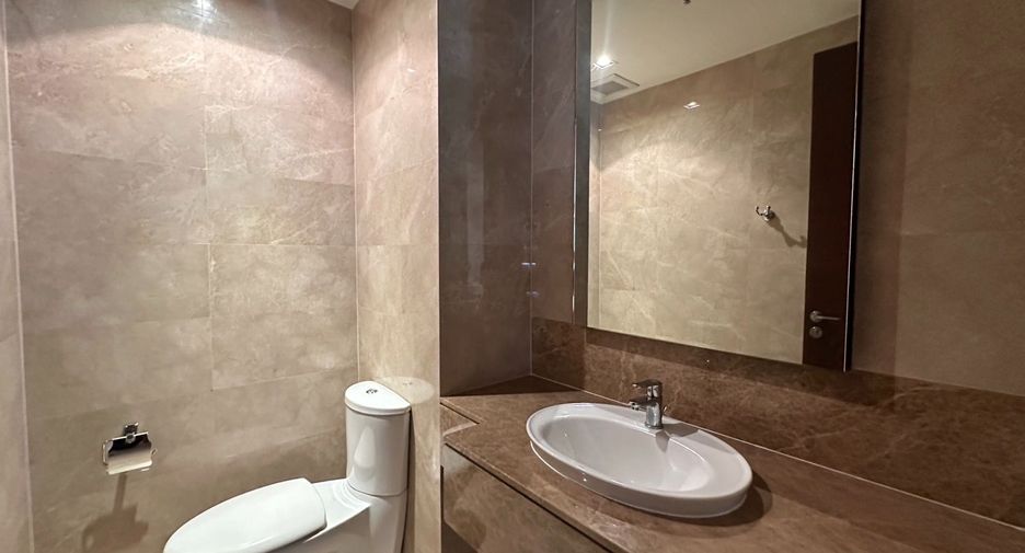 For sale 4 bedrooms condo in Khlong Toei, Bangkok