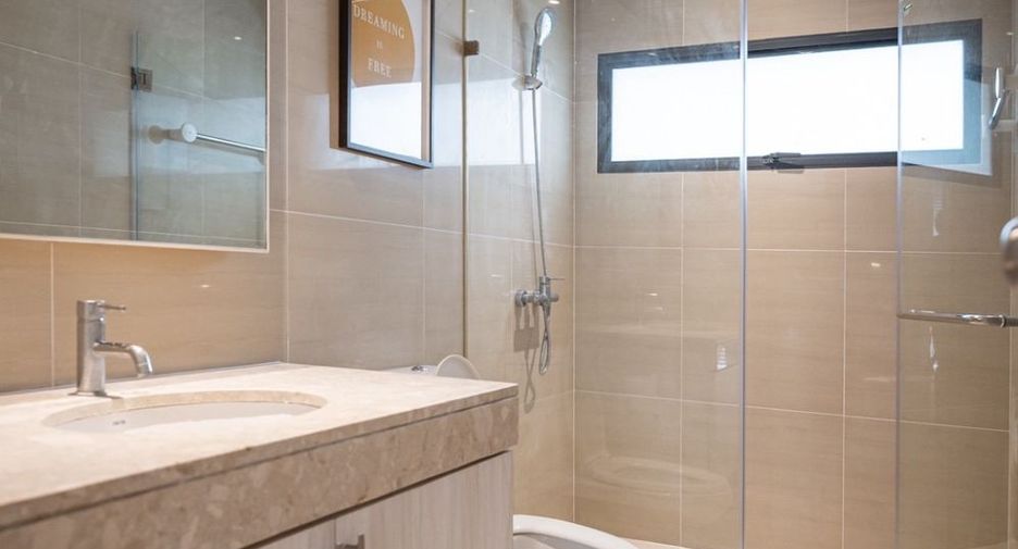 For sale 2 bedrooms condo in Pathum Wan, Bangkok