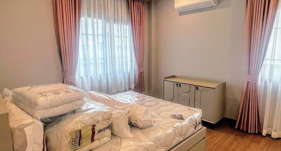 Аренда 4 спальни дом в Bang Phli, Самутпракан