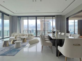 For rent そして for sale 4 Beds condo in Pathum Wan, Bangkok