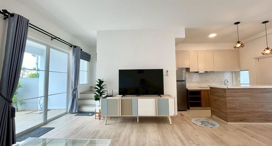 For rent 3 bedrooms townhouse in Prawet, Bangkok