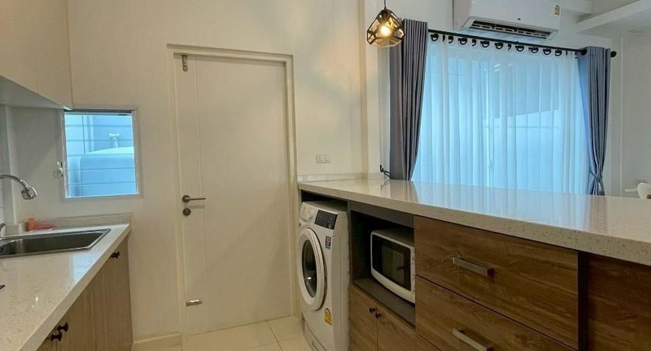 For rent 3 bedrooms townhouse in Prawet, Bangkok