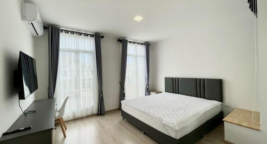 For rent 3 bedrooms townhouse in Prawet, Bangkok