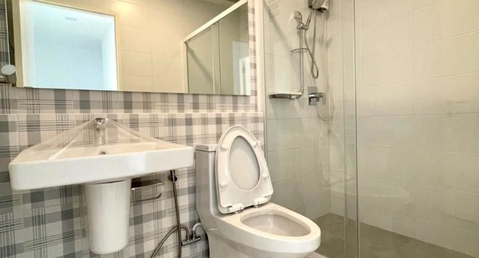 For rent 3 bedrooms townhouse in Prawet, Bangkok