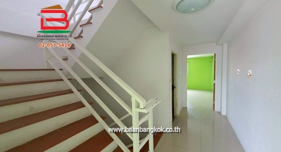Gewerbefläche zur Miete und zum Kauf mit 5 Zimmer in Lam Luk Ka, Pathum Thani