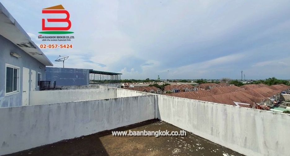 Gewerbefläche zur Miete und zum Kauf mit 5 Zimmer in Lam Luk Ka, Pathum Thani