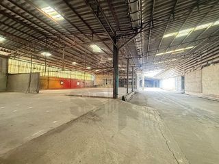 For rent 10 bed warehouse in Mueang Samut Sakhon, Samut Sakhon