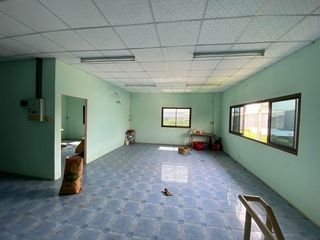 For rent 2 bed warehouse in Mueang Samut Sakhon, Samut Sakhon