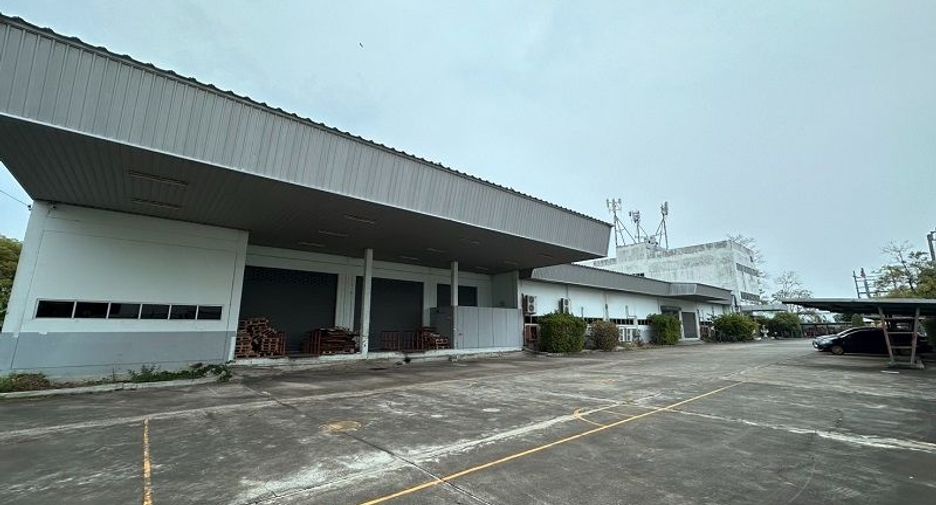 For sale 8 bedrooms warehouse in Lat Krabang, Bangkok