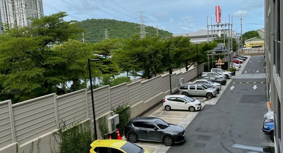 For sale 1 bed condo in Si Racha, Chonburi