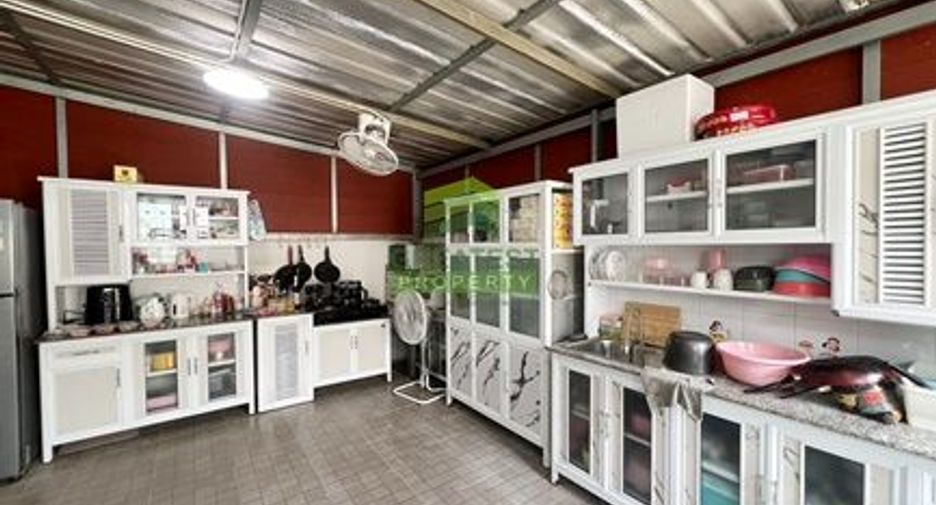 For sale 2 bedrooms townhouse in Krathum Baen, Samut Sakhon