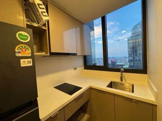 Wohnung zur Miete mit 3 Zimmer in Huai Khwang, Bangkok