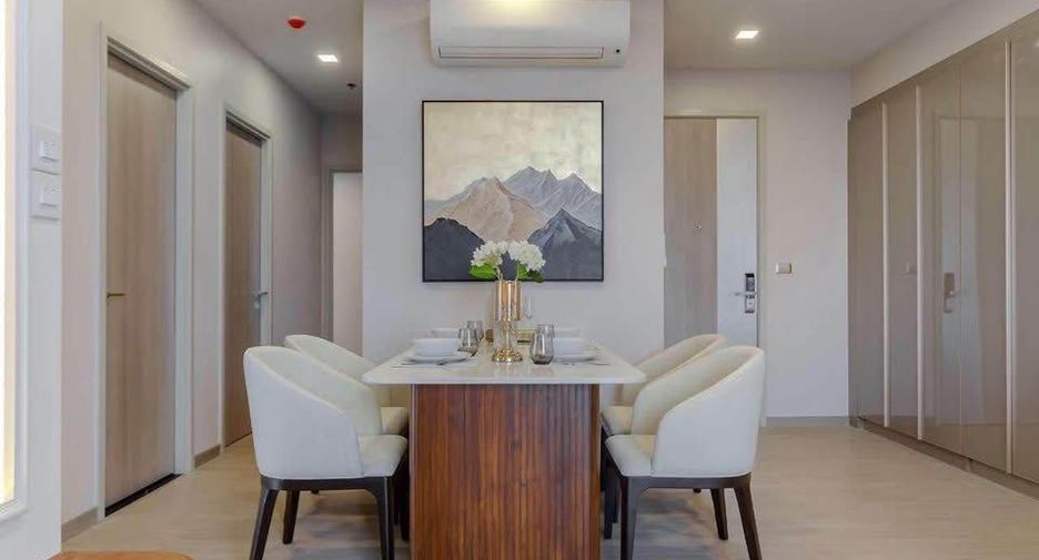 Condo en alquiler de 3 habitaciones en Huai Khwang, Bangkok