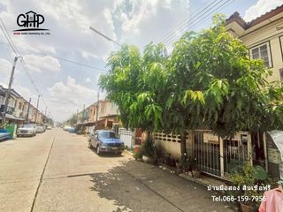For sale 3 bed townhouse in Lam Luk Ka, Pathum Thani