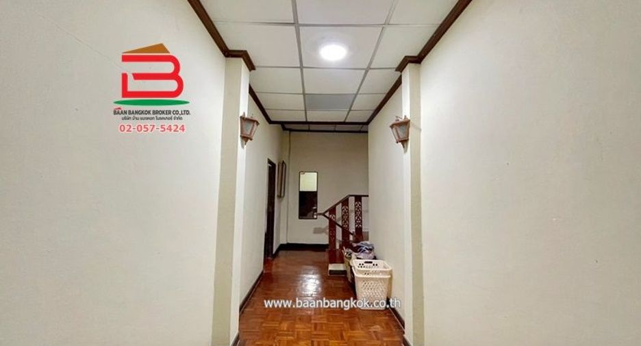Casa adosada en venta de 4 habitaciones en Khlong Luang, Pathum Thani