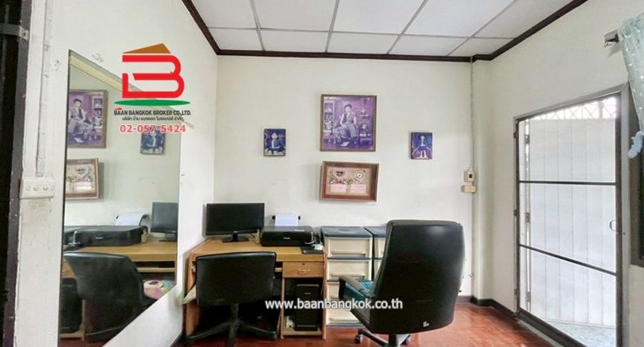 Casa adosada en venta de 4 habitaciones en Khlong Luang, Pathum Thani