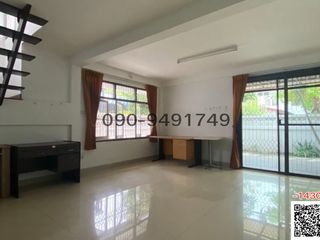 For rent 4 bed house in Huai Khwang, Bangkok