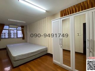 For rent 4 bed house in Huai Khwang, Bangkok